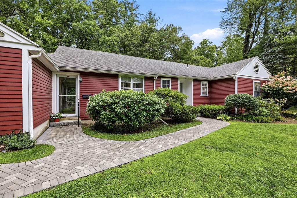 18 Red Gate Ln