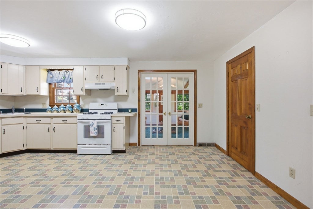 38 Mcnamara Rd, Yarmouth, MA, 38 Mcnamara Rd, Yarmouth, MA Photo #18