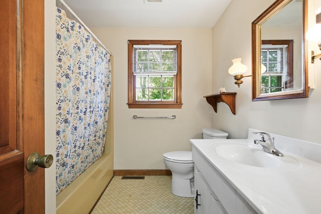 38 Mcnamara Rd, Yarmouth, MA, 38 Mcnamara Rd, Yarmouth, MA Photo #24