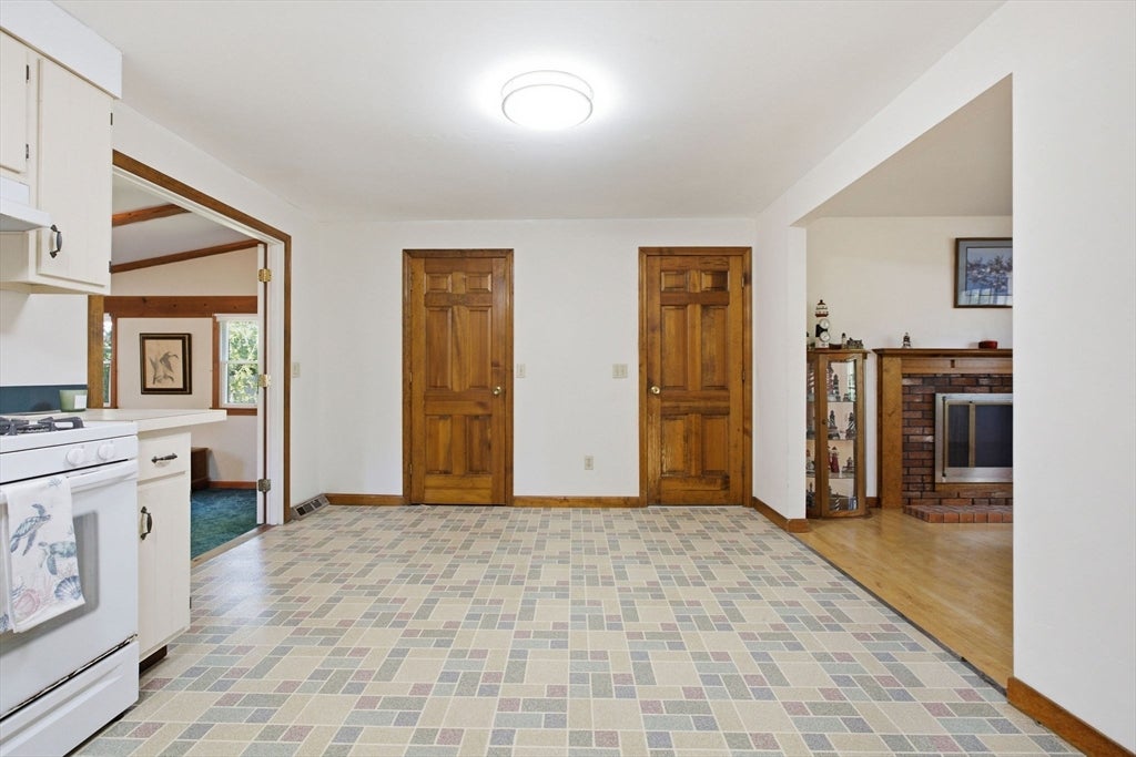 38 Mcnamara Rd, Yarmouth, MA, 38 Mcnamara Rd, Yarmouth, MA Photo #8
