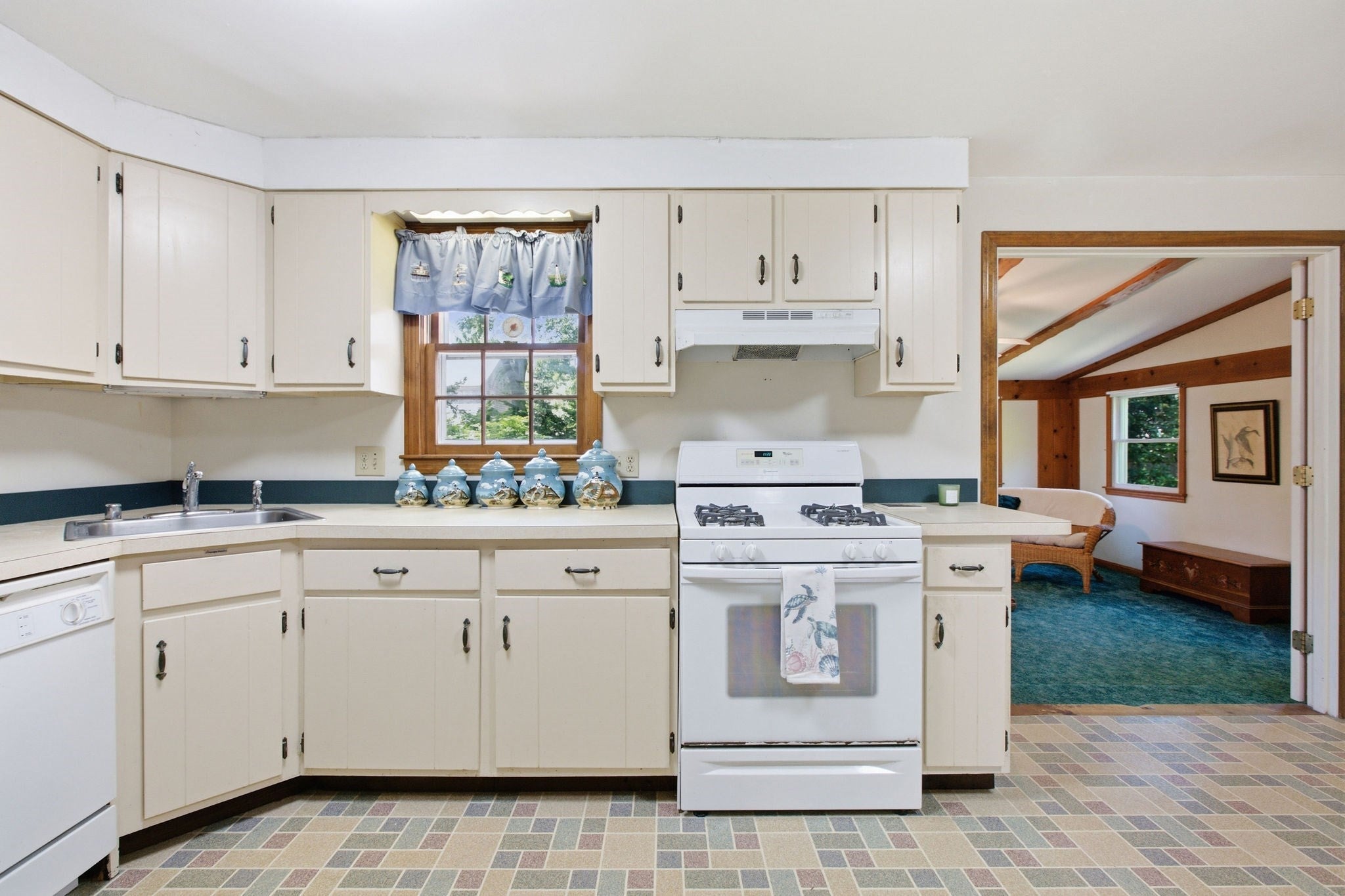 38 Mcnamara Rd, Yarmouth, MA Photo #7
