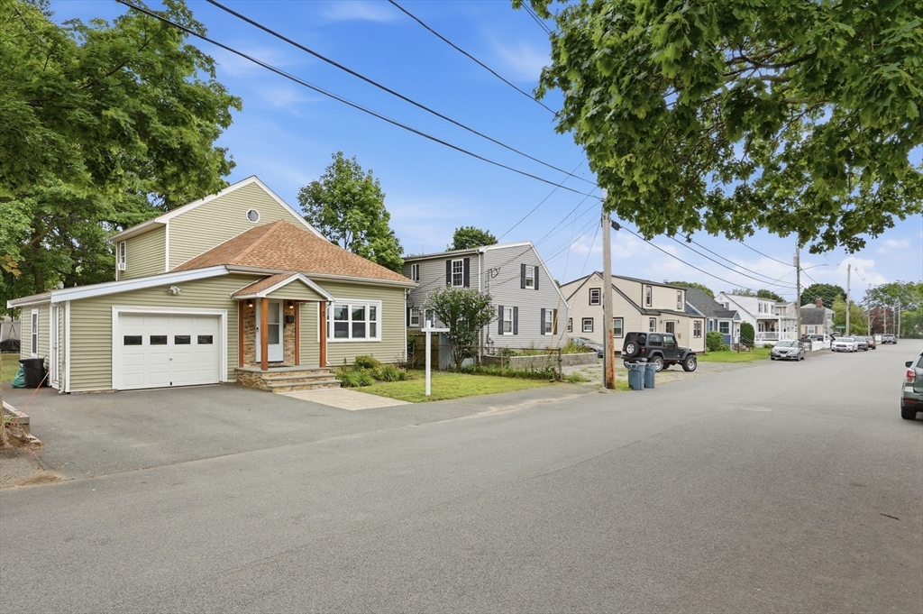2 Cashman Rd, Peabody, MA, 2 Cashman Rd, Peabody, MA Photo #2