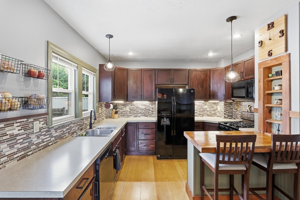 2 Cashman Rd, Peabody, MA, 2 Cashman Rd, Peabody, MA Photo #9