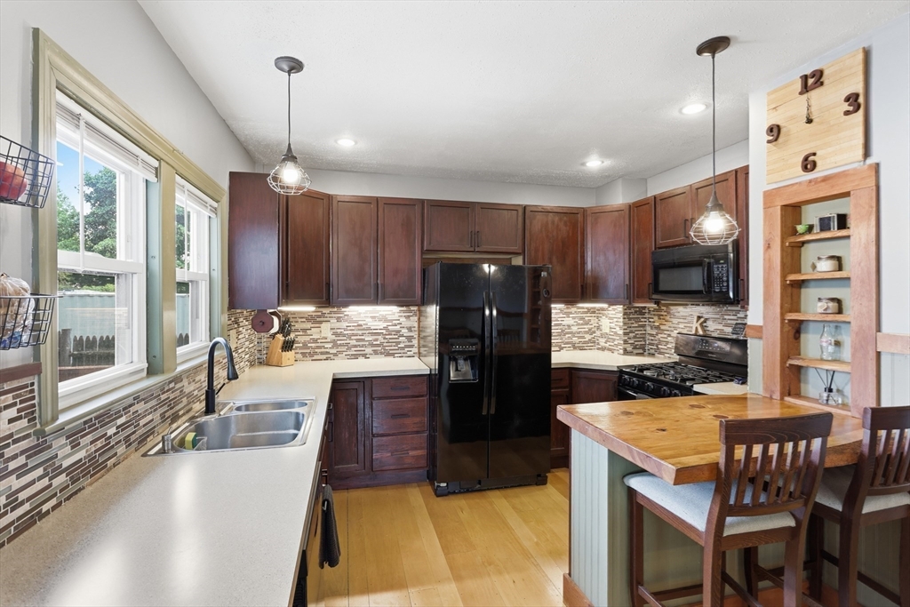 2 Cashman Rd, Peabody, MA, 2 Cashman Rd, Peabody, MA Photo #10