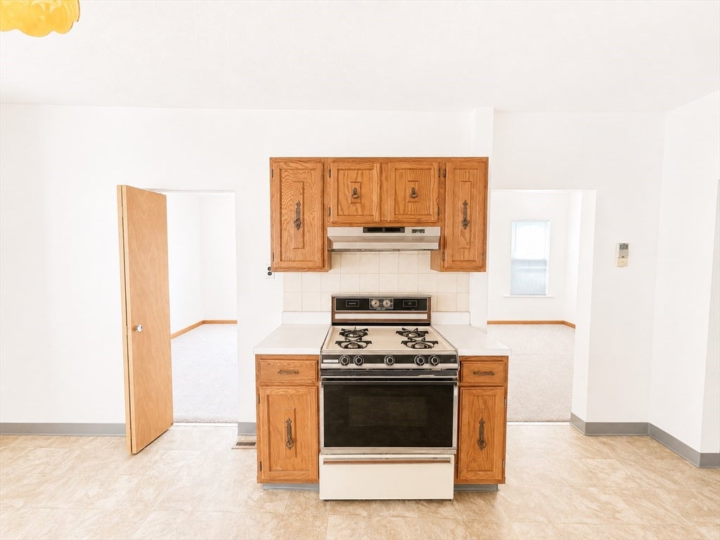 19 Bradford St #1, Everett, MA Photo #11