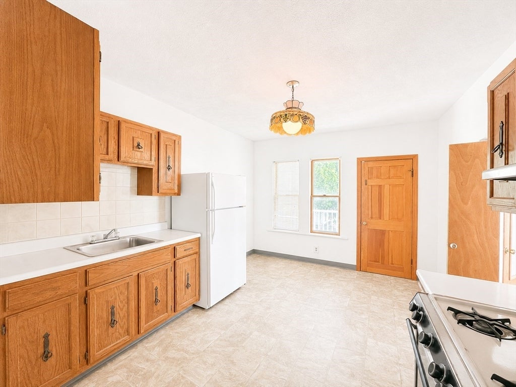 19 Bradford St #1, Everett, MA Photo #8