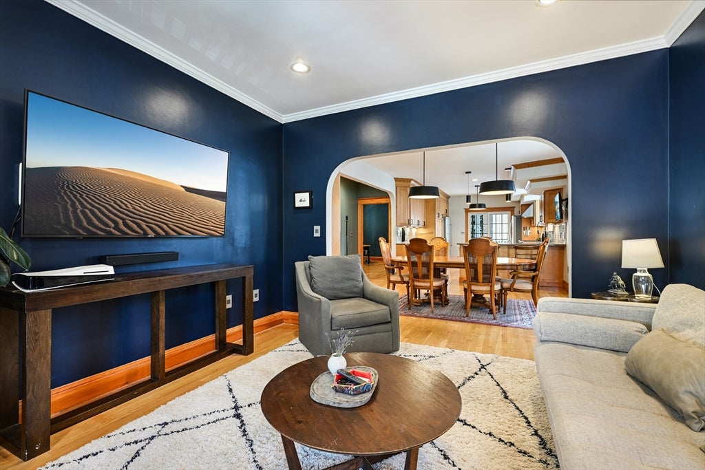 47 Emerald Street 47