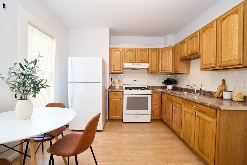 43 Mount Vernon St #1, Malden, MA Photo #2