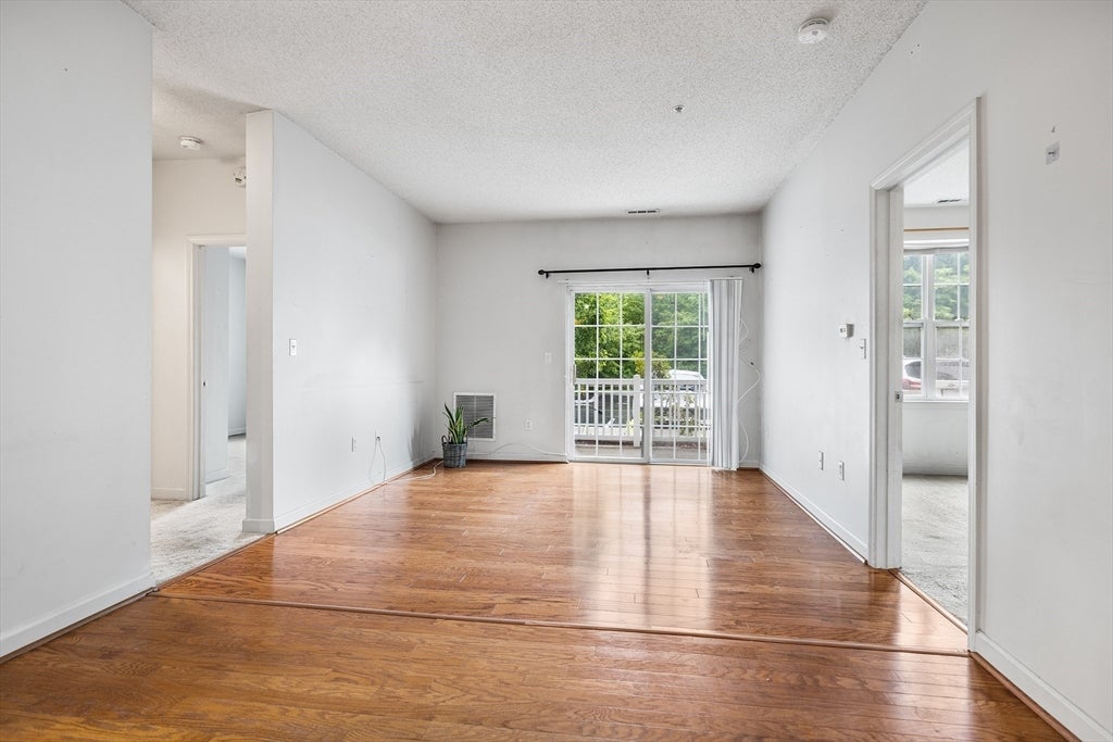 21 Hampshire Road #105, Methuen, MA Photo #4