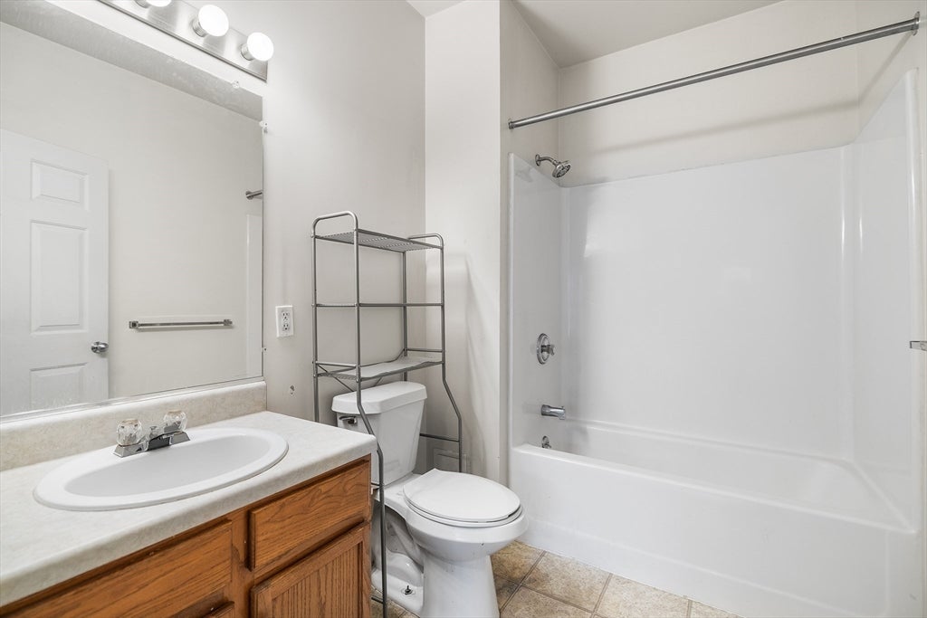 21 Hampshire Road #105, Methuen, MA Photo #14