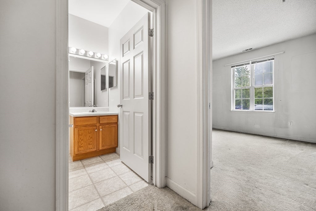 21 Hampshire Road #105, Methuen, MA Photo #18