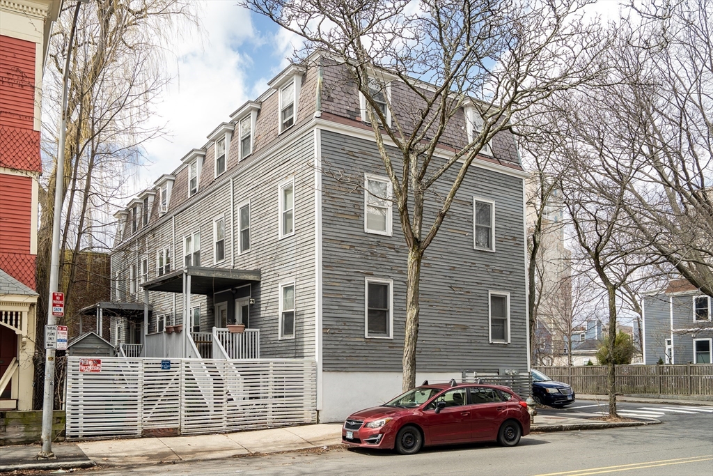 2 Hingham St