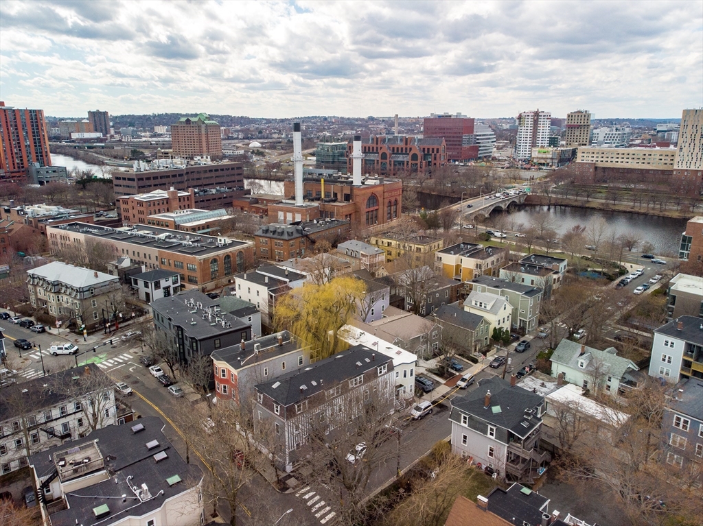 2 Hingham St