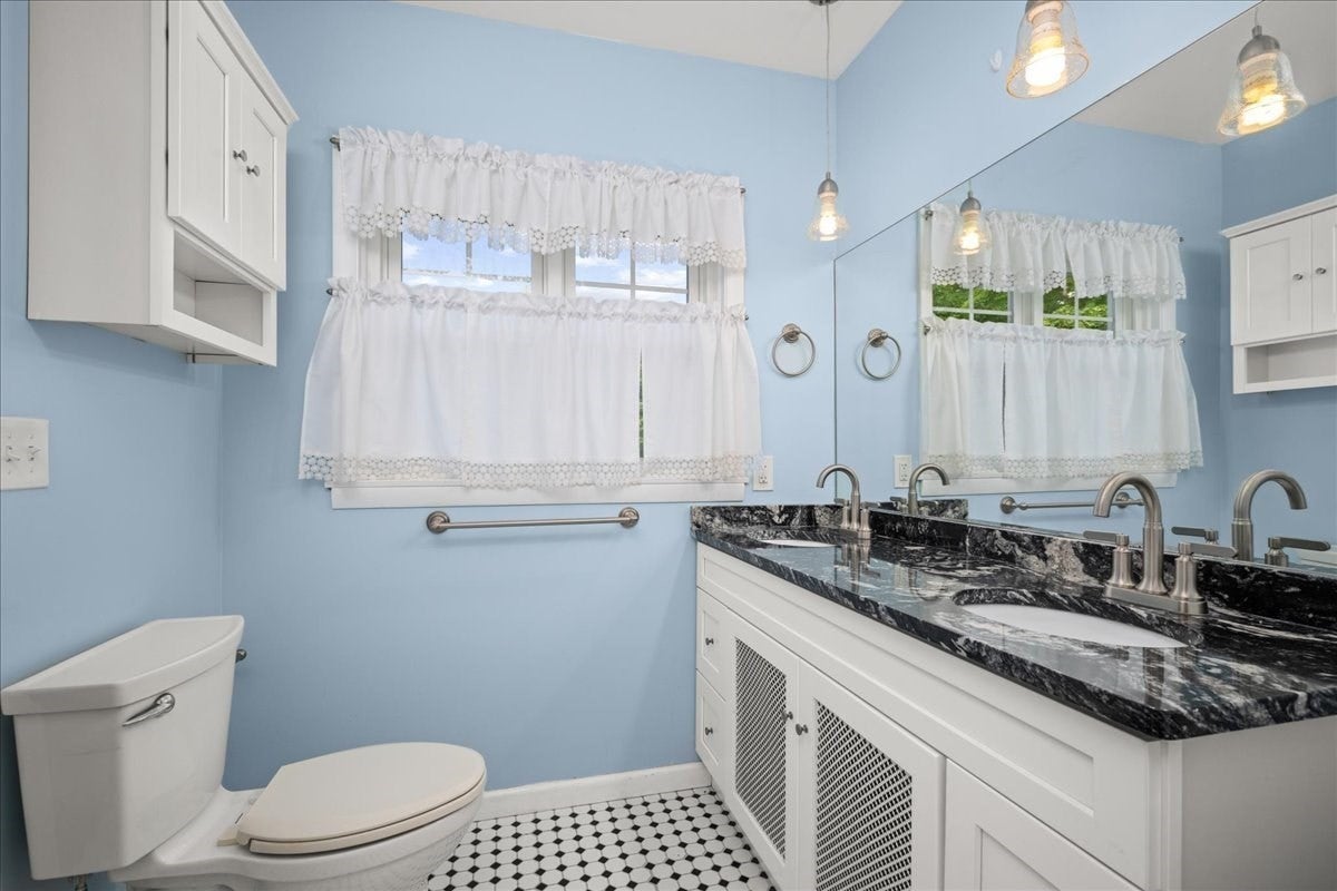 1140 Northampton St, Holyoke, MA, 1140 Northampton St, Holyoke, MA Photo #17