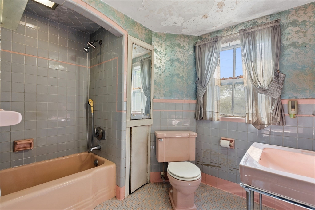 781 Southern Artery, Quincy, MA Photo #28