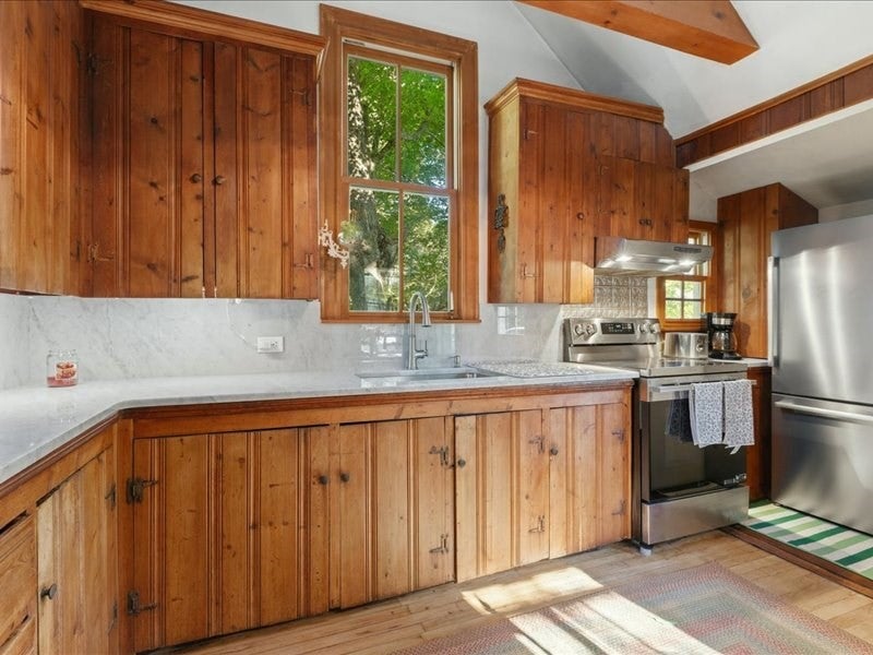 1015 Hortonville Rd, Swansea, MA, 1015 Hortonville Rd, Swansea, MA Photo #15
