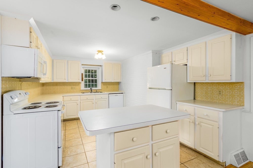 6 Shaker House Rd, Yarmouth, MA, 6 Shaker House Rd, Yarmouth, MA Photo #11