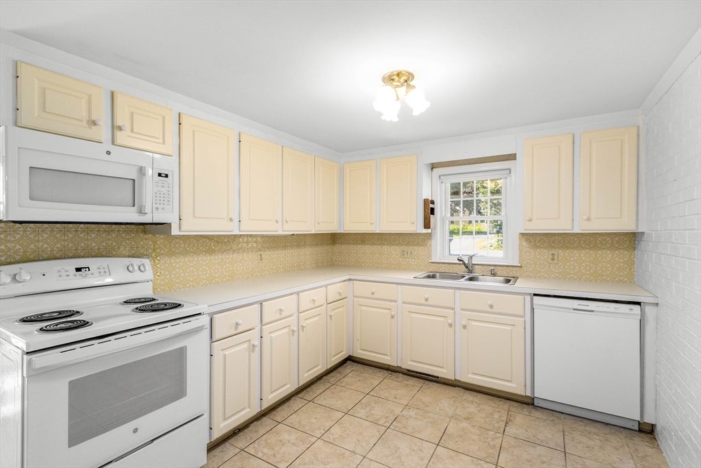 6 Shaker House Rd, Yarmouth, MA, 6 Shaker House Rd, Yarmouth, MA Photo #12