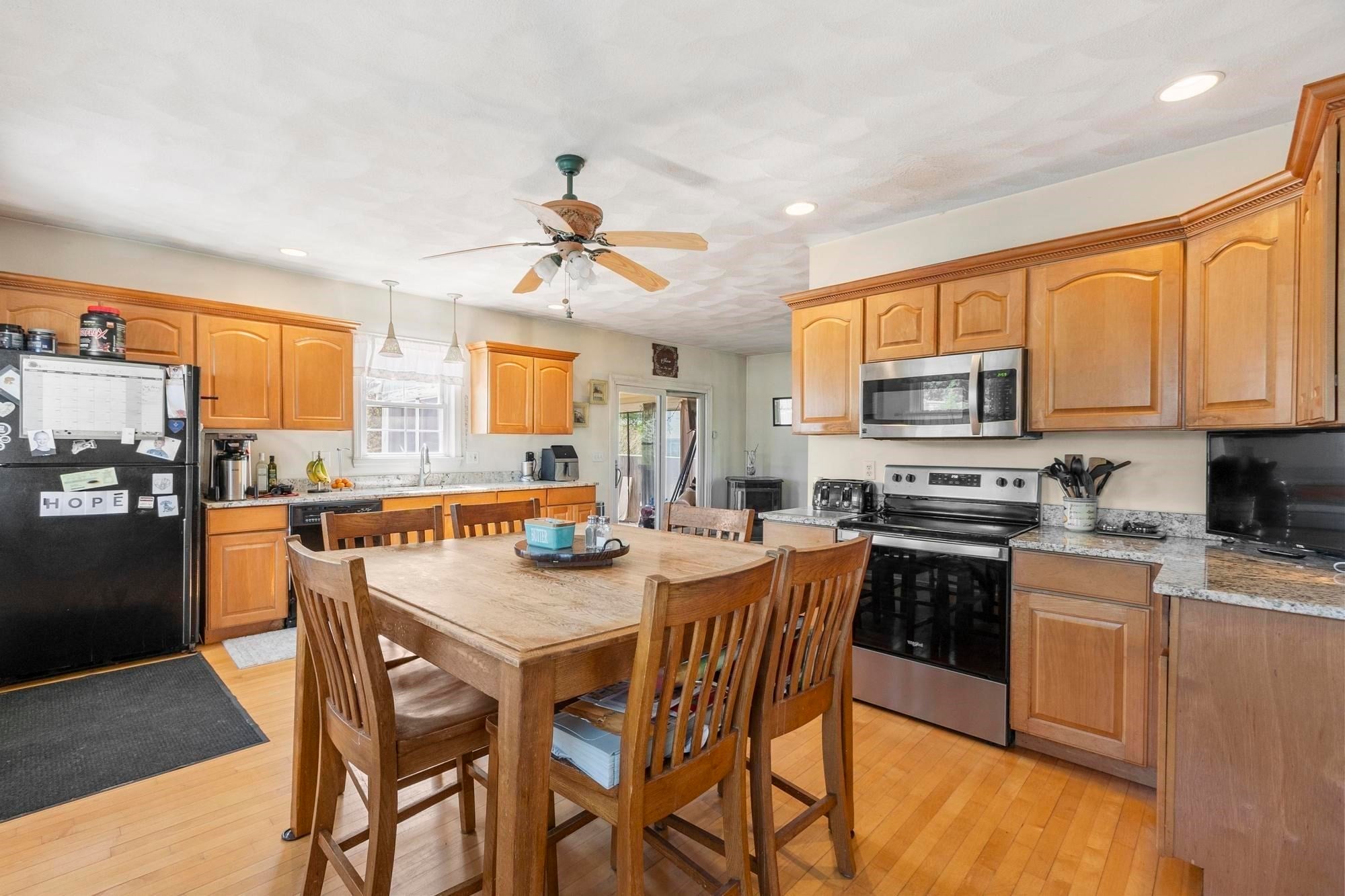 3 Southwick Rd, Peabody MA 01960