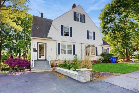 19 Oak St Hopedale MA 01747