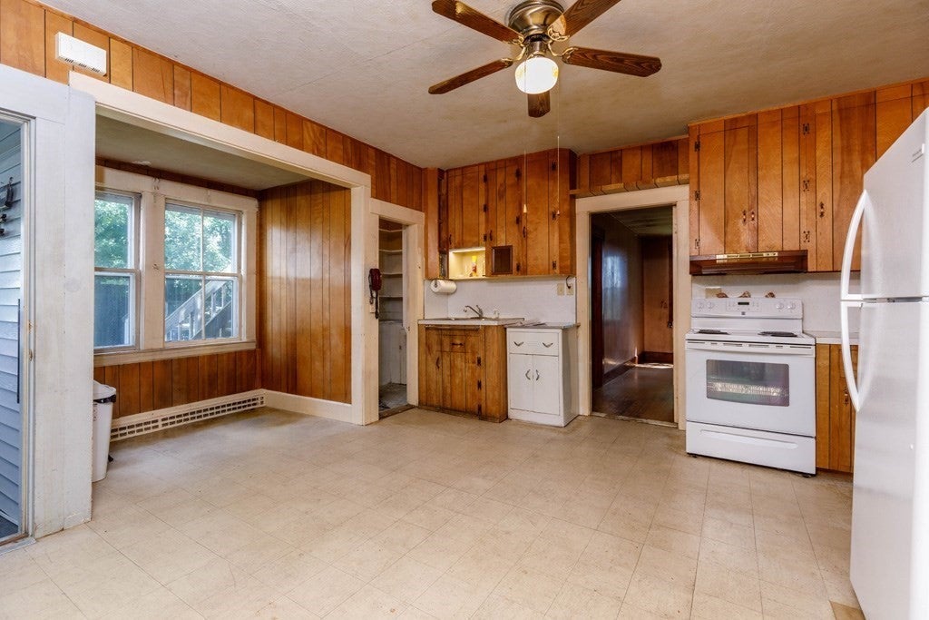 78 Greenwood Place, Gardner, MA Photo #2