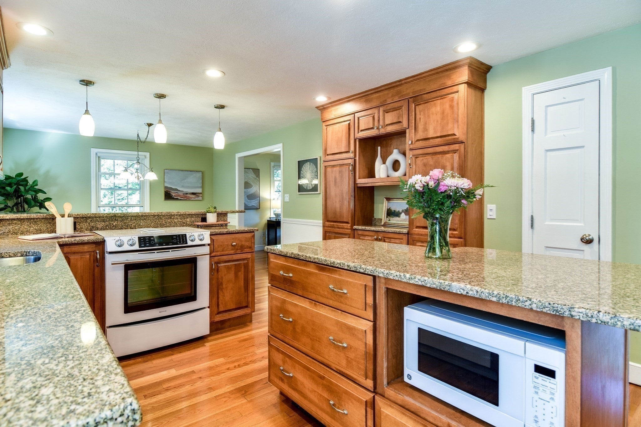 18 Swanson Road, Framingham, MA Photo #7