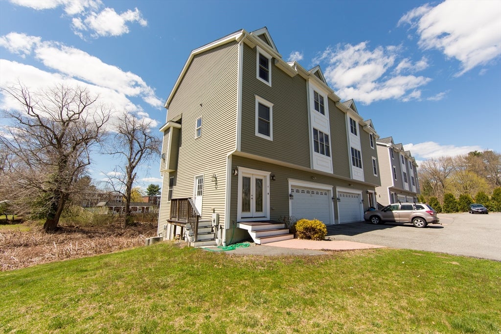 Photo of 194 Oak St, Shrewsbury, MA