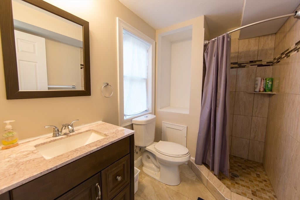 194 Oak St, Shrewsbury, MA, 194 Oak St, Shrewsbury, MA Photo #17