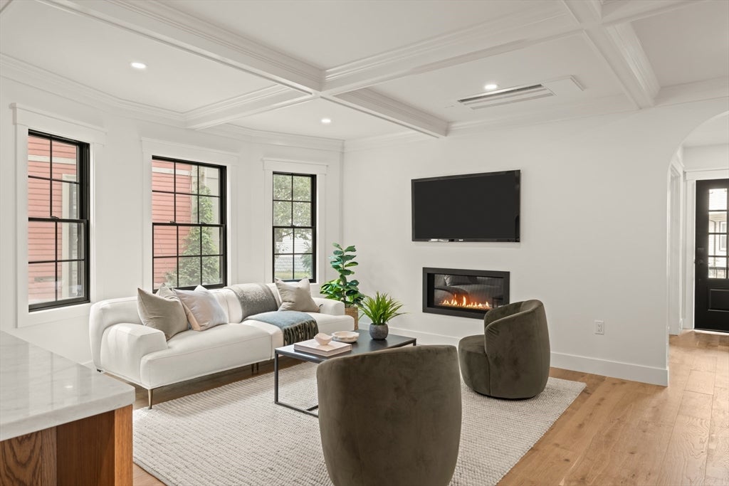 23 College Hill Rd 1