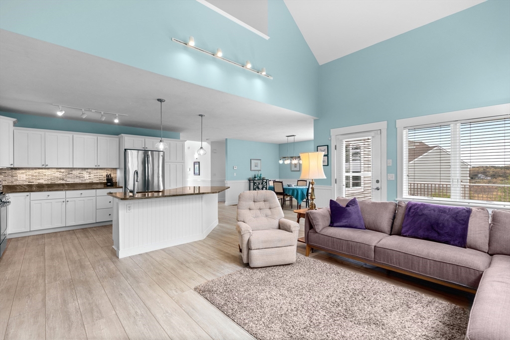 2 Beach Plum Ln E