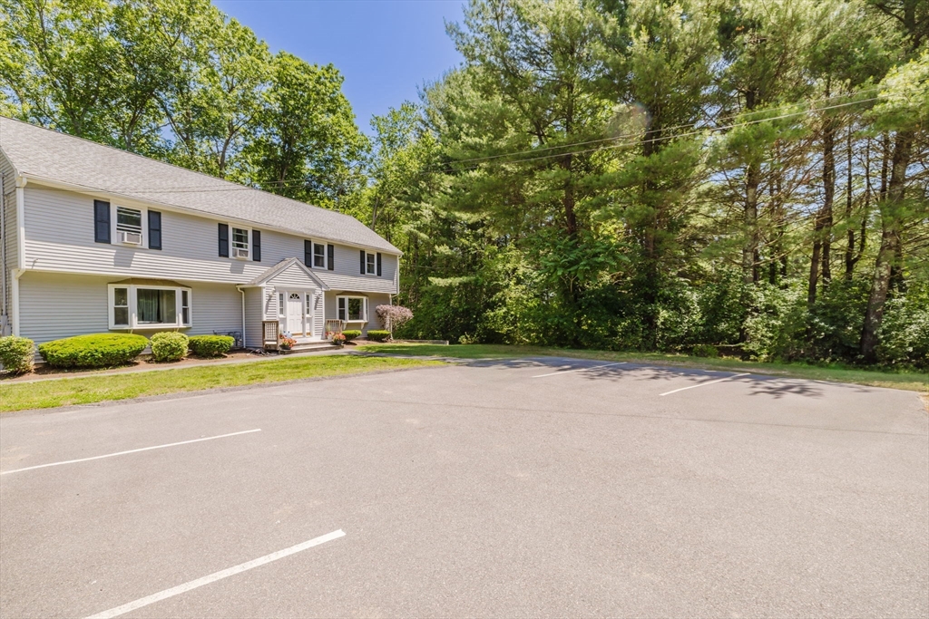44 Spruce Tree Ln 44