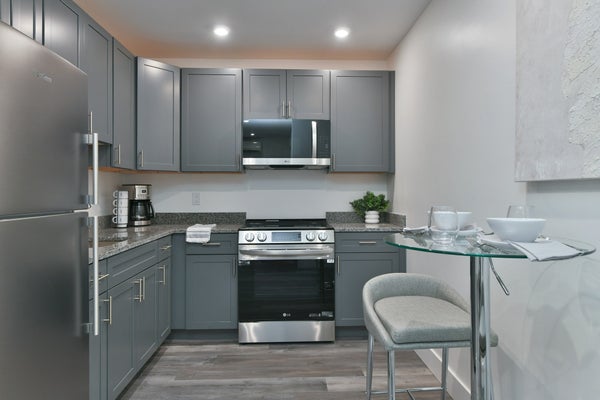 585 ESSEX ST APT 220, LYNN, MA 01901 - Image a1144fa2d0465ac8e4e0e5b99b7d56d4/2432038446