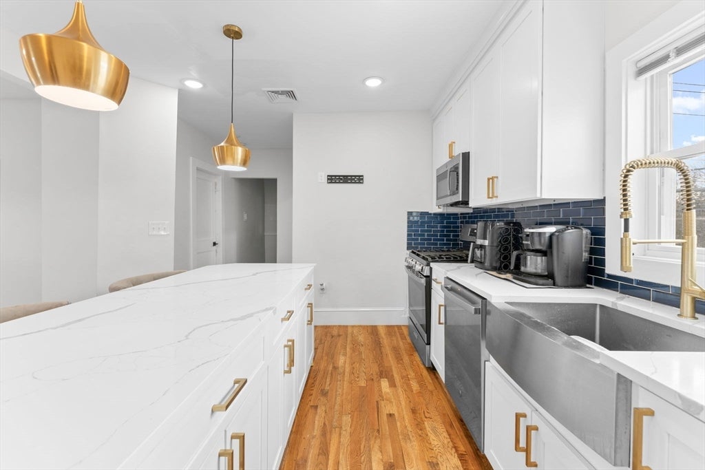 71 Wellington Ave 2