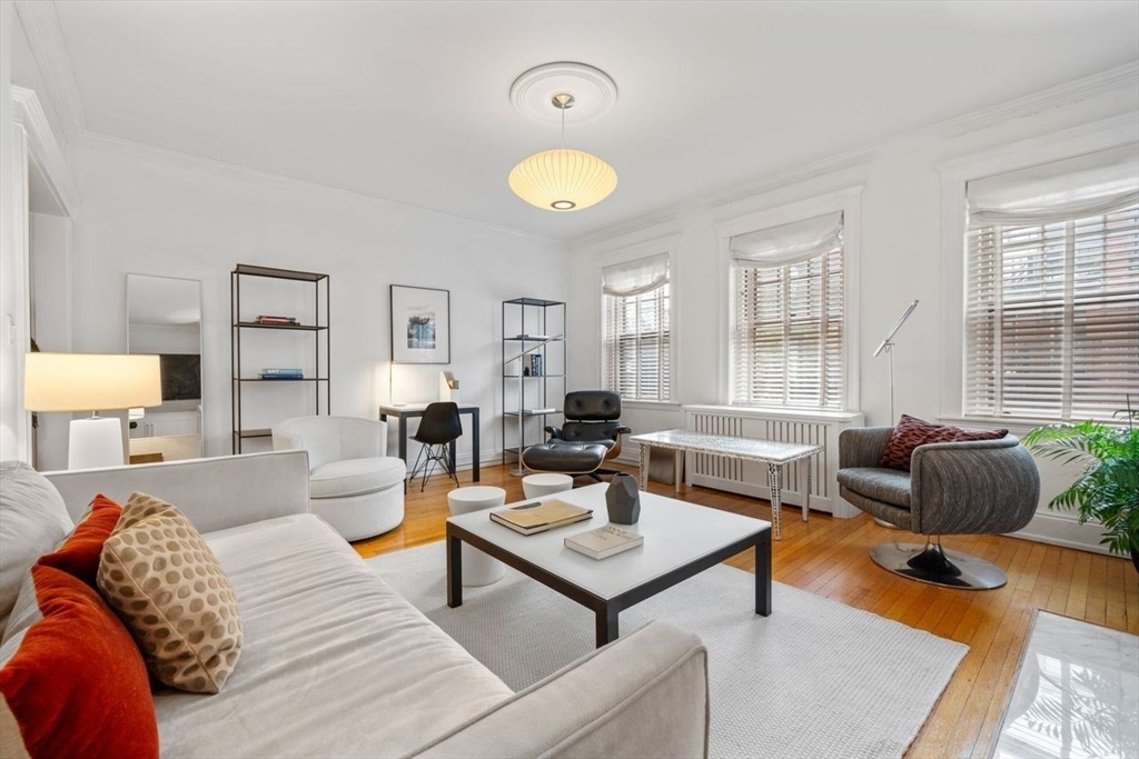 250 Commonwealth Ave 11
