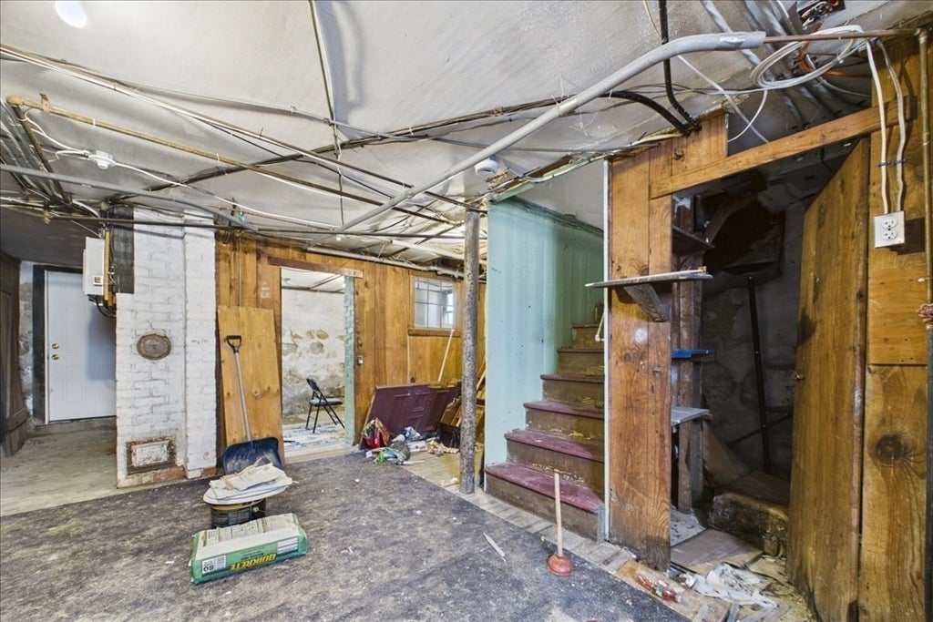 121 Almy St, Fall River, MA, 121 Almy St, Fall River, MA Photo #30