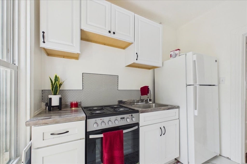 121 Almy St, Fall River, MA, 121 Almy St, Fall River, MA Photo #7