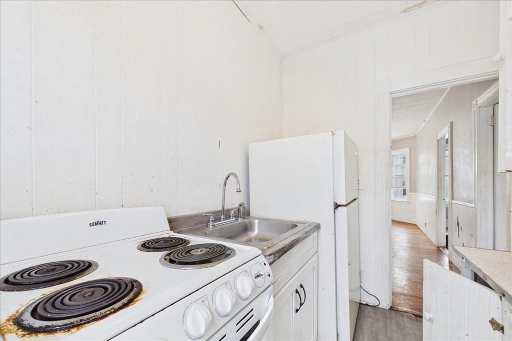 121 Almy St, Fall River, MA, 121 Almy St, Fall River, MA Photo #20