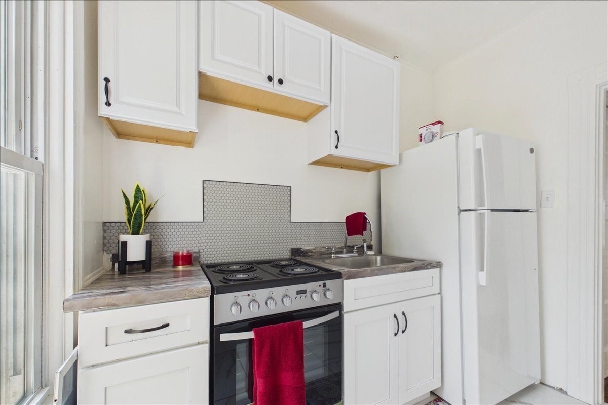 121 Almy St, Fall River, MA, 121 Almy St, Fall River, MA Photo #7