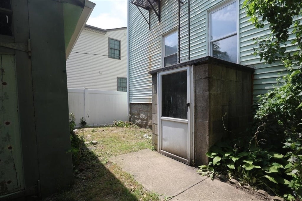121 Almy St, Fall River, MA, 121 Almy St, Fall River, MA Photo #37