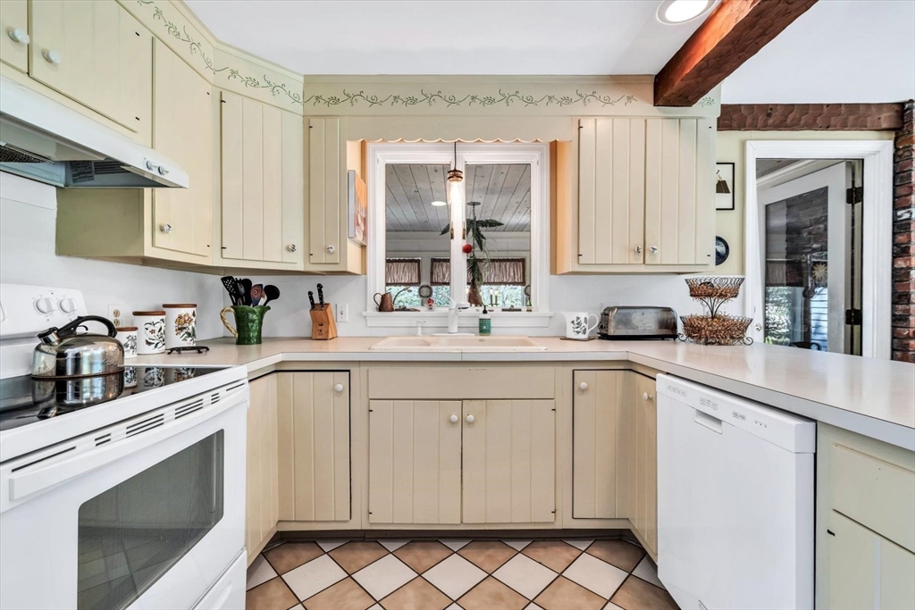 20 Bantry Ln, Brewster, MA Photo #7