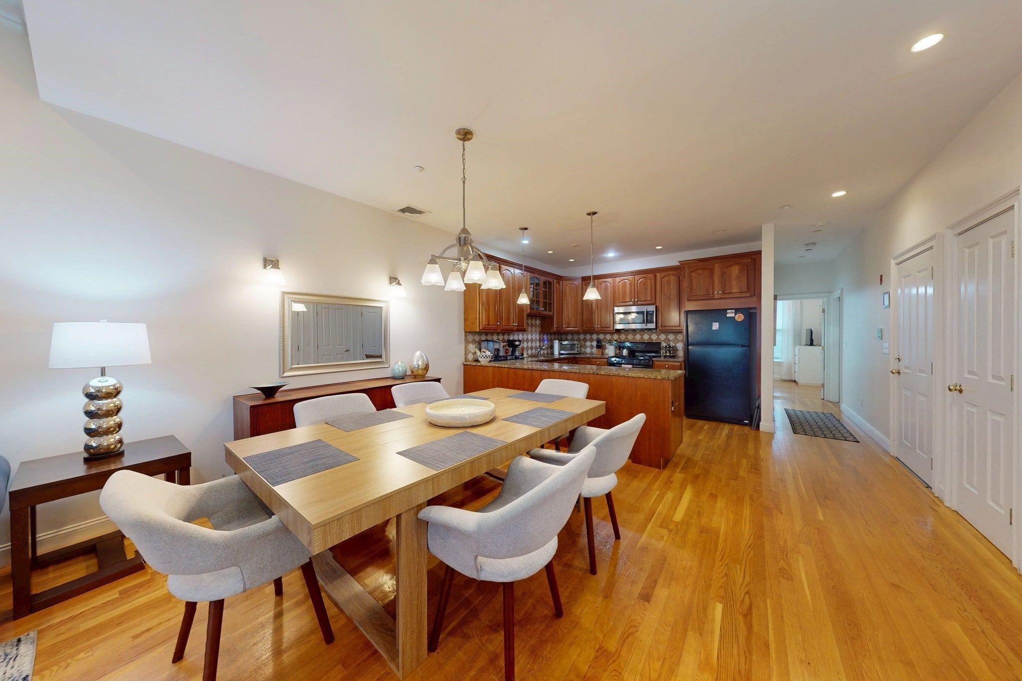 2 Harvard Square 2Furnished