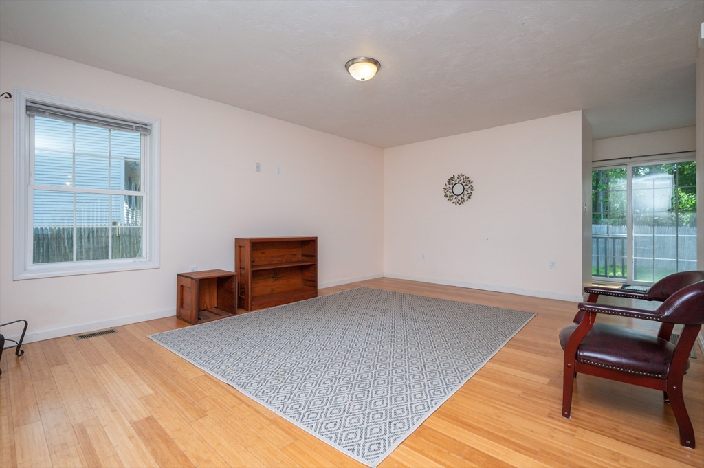 Wrentham, Massachusetts 02093, United States, 2 Bedrooms Bedrooms, ,3 BathroomsBathrooms,Residential,Active,145926