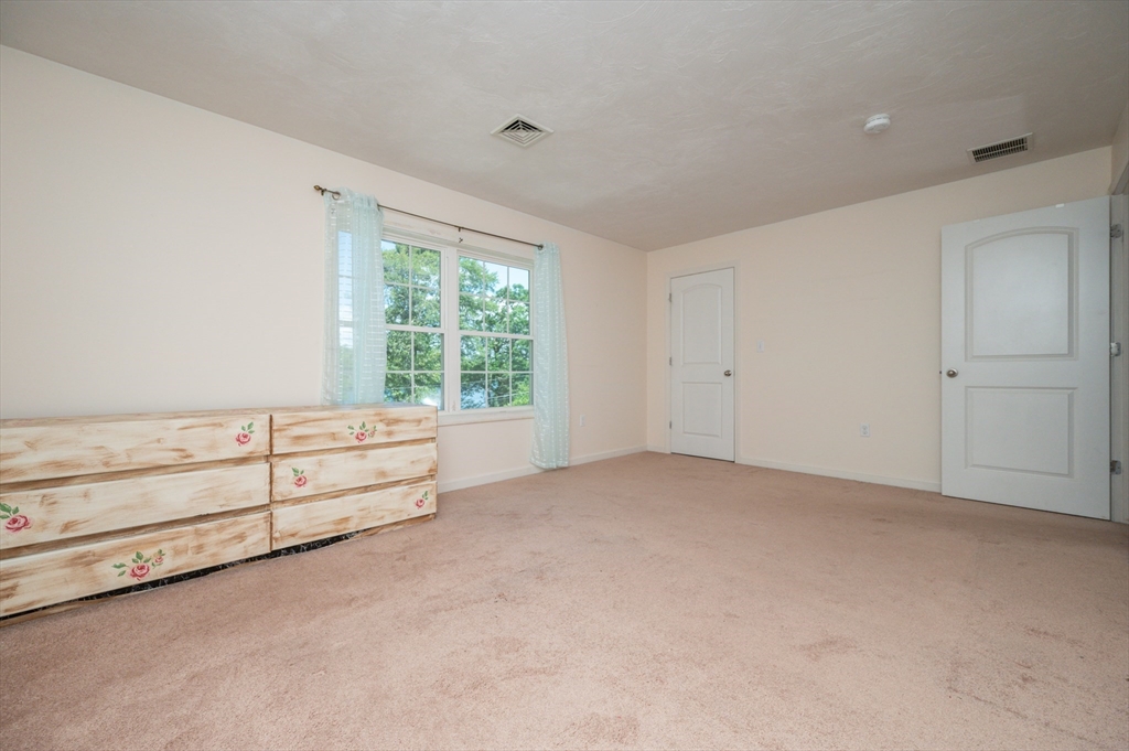 Wrentham, Massachusetts 02093, United States, 2 Bedrooms Bedrooms, ,3 BathroomsBathrooms,Residential,Active,145926