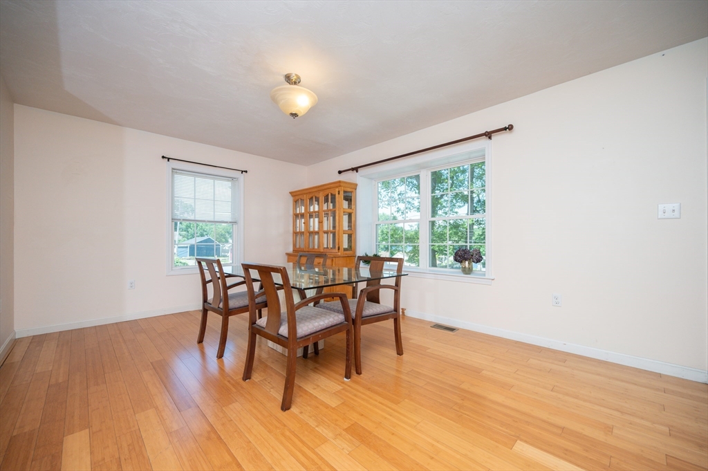 Wrentham, Massachusetts 02093, United States, 2 Bedrooms Bedrooms, ,3 BathroomsBathrooms,Residential,Active,145926