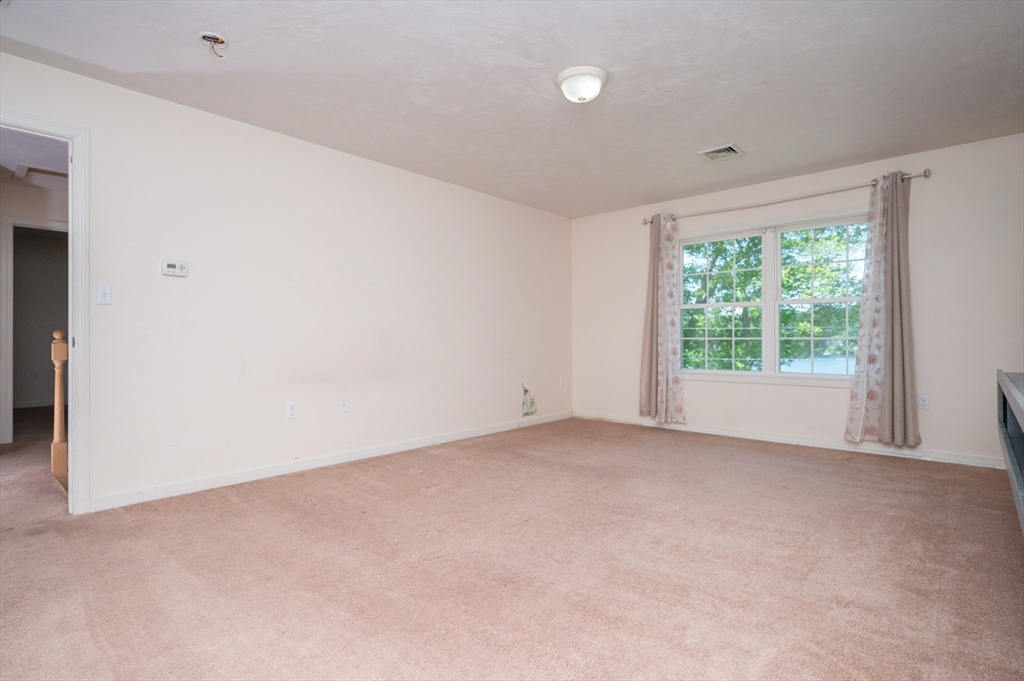 Wrentham, Massachusetts 02093, United States, 2 Bedrooms Bedrooms, ,3 BathroomsBathrooms,Residential,Active,145926