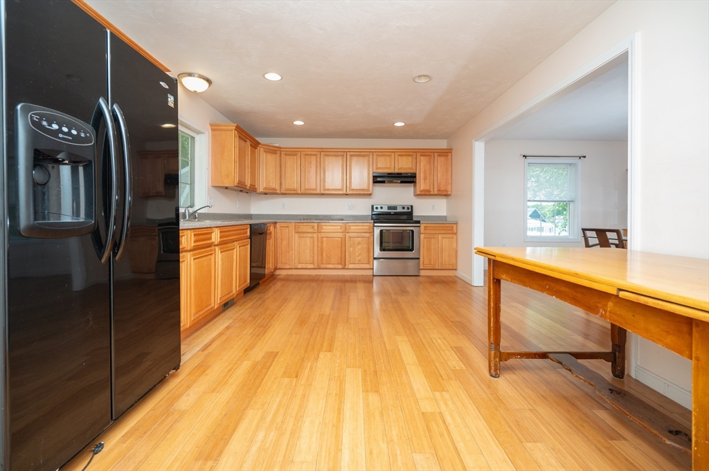 Wrentham, Massachusetts 02093, United States, 2 Bedrooms Bedrooms, ,3 BathroomsBathrooms,Residential,Active,145926