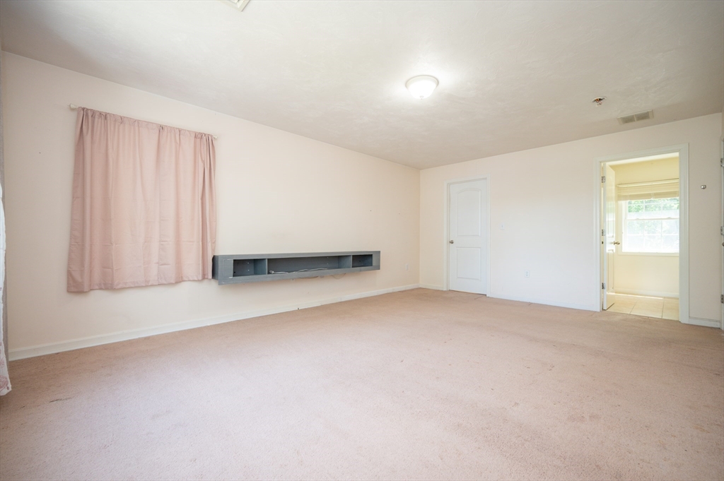 Wrentham, Massachusetts 02093, United States, 2 Bedrooms Bedrooms, ,3 BathroomsBathrooms,Residential,Active,145926