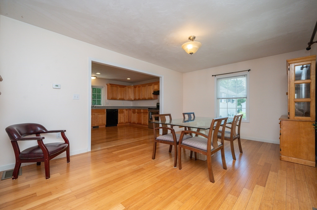 Wrentham, Massachusetts 02093, United States, 2 Bedrooms Bedrooms, ,3 BathroomsBathrooms,Residential,Active,145926