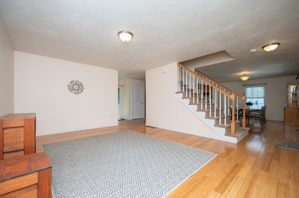 Wrentham, Massachusetts 02093, United States, 2 Bedrooms Bedrooms, ,3 BathroomsBathrooms,Residential,Active,145926