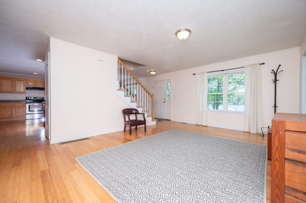 Wrentham, Massachusetts 02093, United States, 2 Bedrooms Bedrooms, ,3 BathroomsBathrooms,Residential,Active,145926